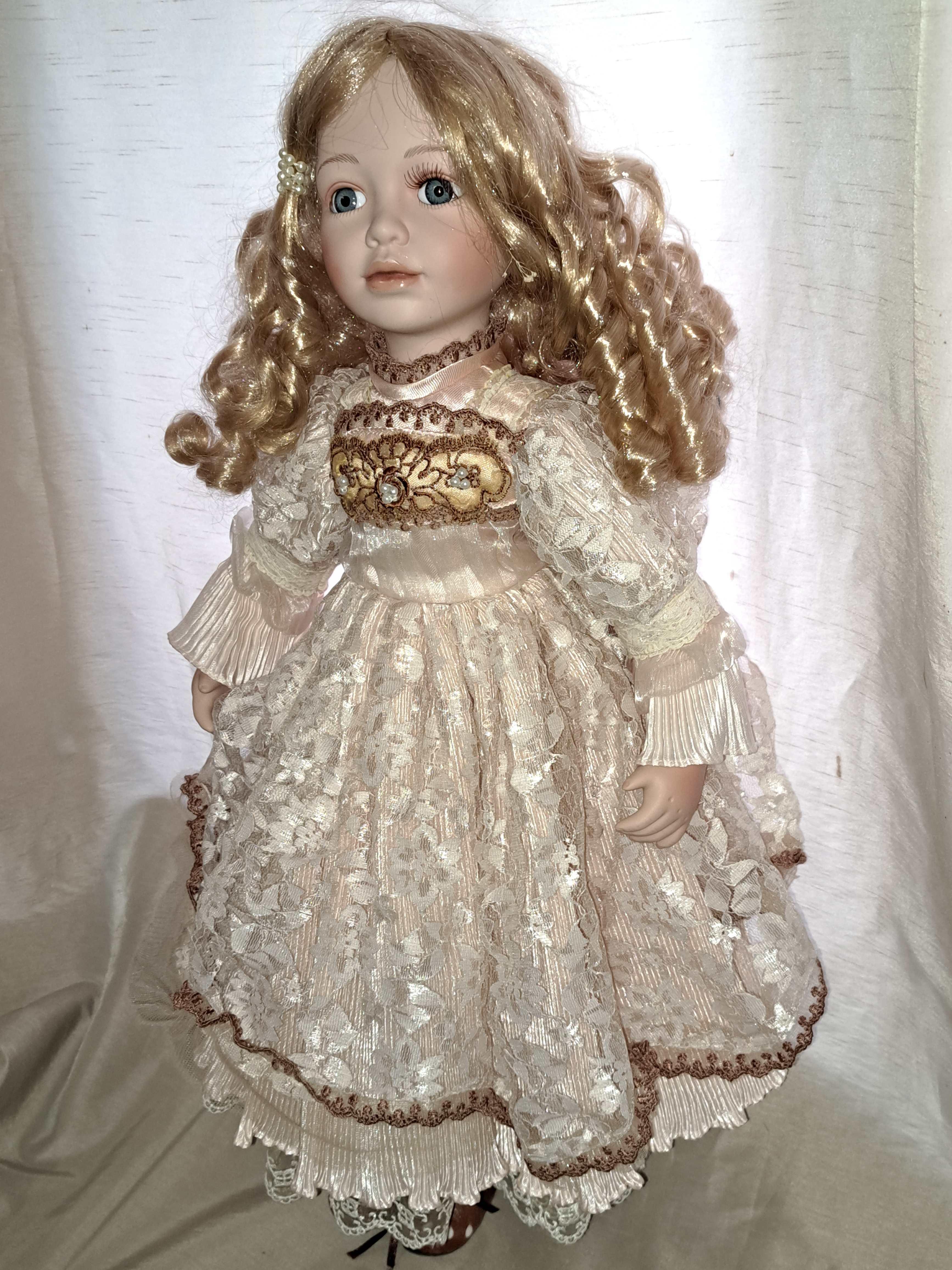 Photo of 18 inch porcelain doll