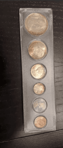 Photo of 1967 silver set - 2