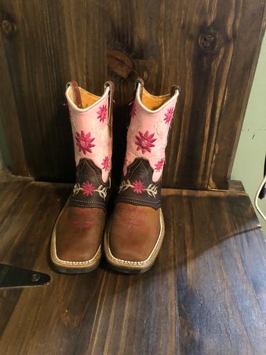 Photo of Girl cowboy boot, 4 year old - 1