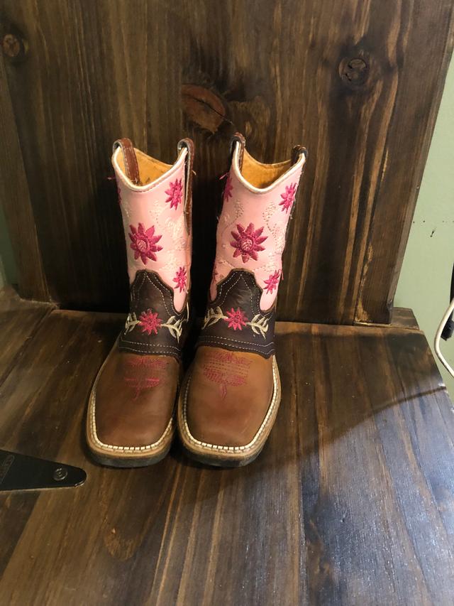 Photo of Girl cowboy boot, 4 year old