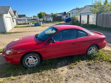 Photo of 2000 ford escort - 1