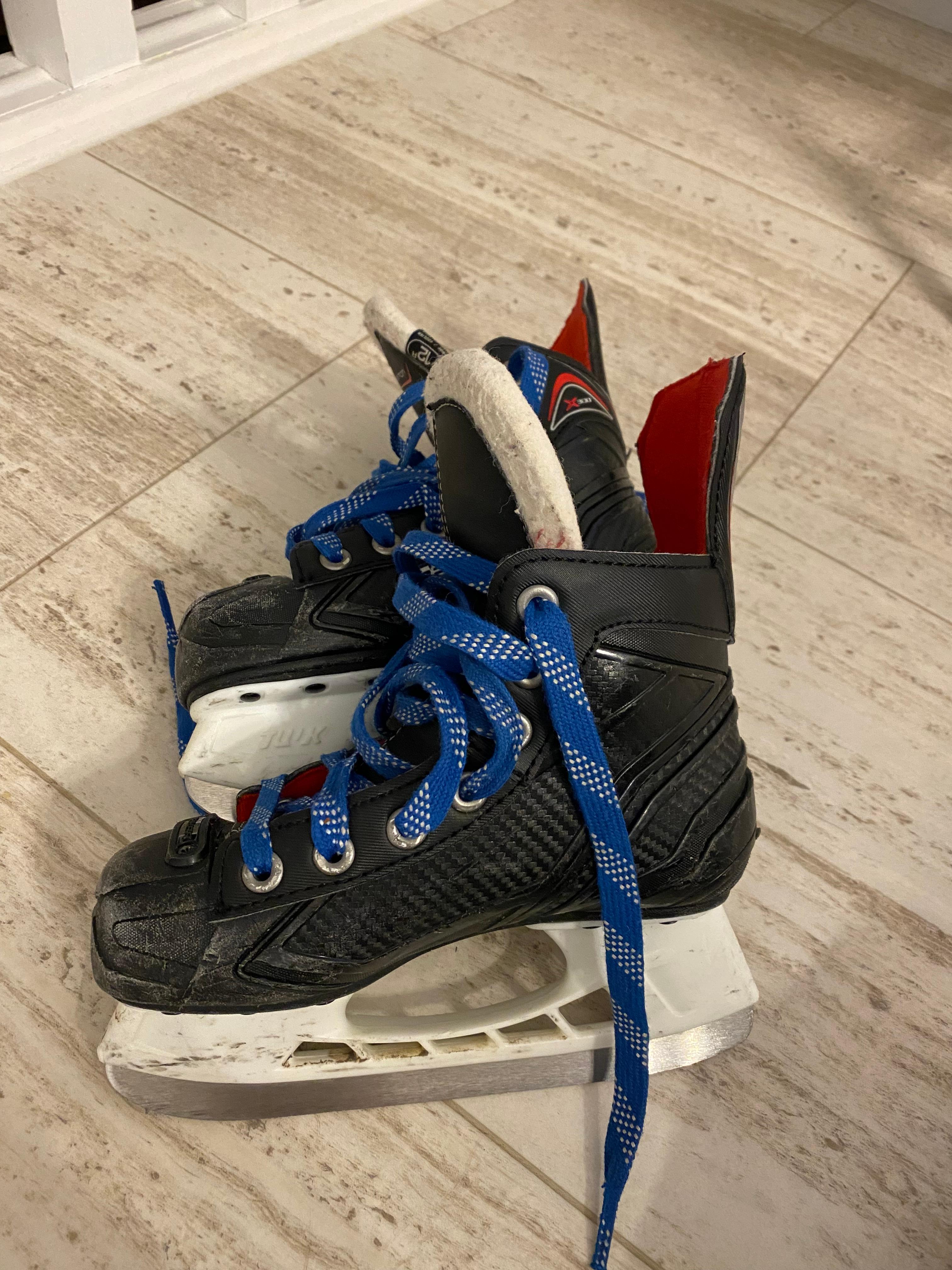 Photo of Bauer Hockey skates size 12 youth 