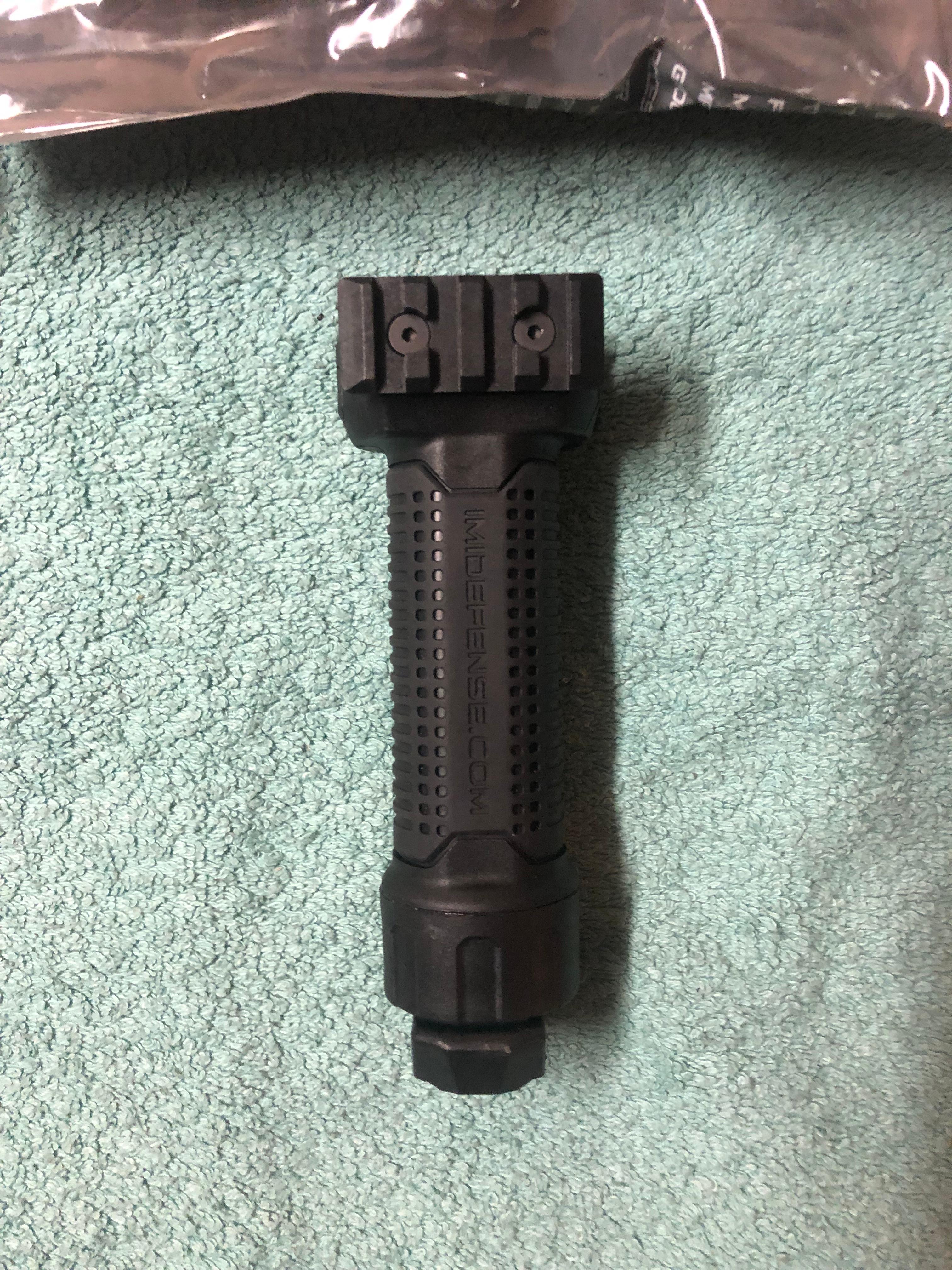 Photo of Israel Military Industry (IMI) Bipod Foregrip