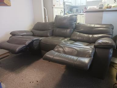 Photo of 3 seat reclining sofa - 1