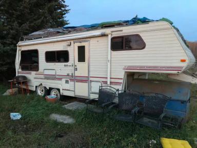 Photo of 1982 RV camping trailer. I LOVE offers - 1