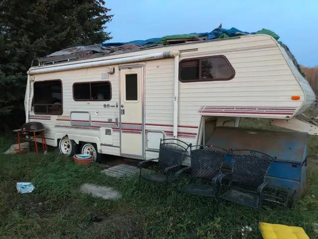 Photo of 1982 RV camping trailer. I LOVE offers