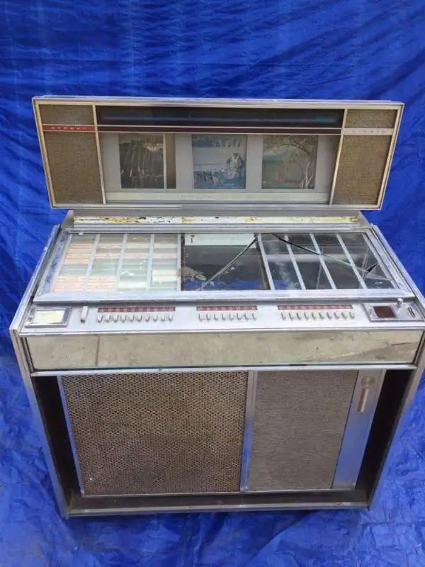 Photo of I deliver! Vintage JukeBox Rockola 425 with vinyl. I love offers