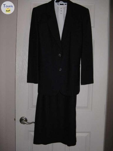 Photo of REDUCED to $80 ~ "365 by INJENUITY" ~ LADY’S SUIT - 1