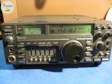 Photo of ICOM IC-735 hf ham radio 10-160  - 1