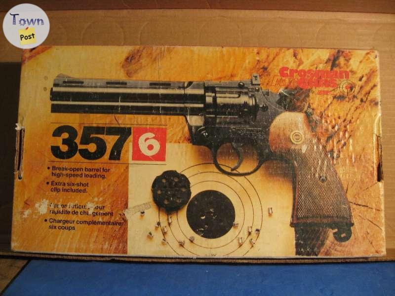 Photo of  CROSMAN CO2 357 6 SHOT AIRGUN in original box