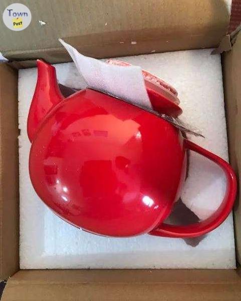 Photo of RED TEA POT WITH DIFFUSER - NEW - STILL IN ORIGINAL BOX 