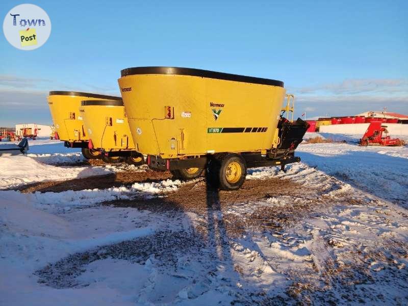 Photo of Vermeer VT970 feed mixer