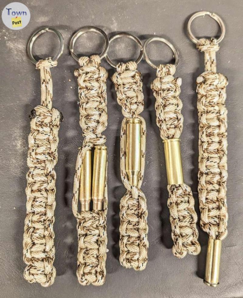 Photo of Paracord key chains and bracelets 