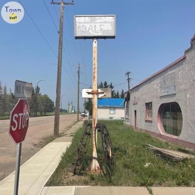 Photo of Advertising signage pole located in Willingdon  - 1