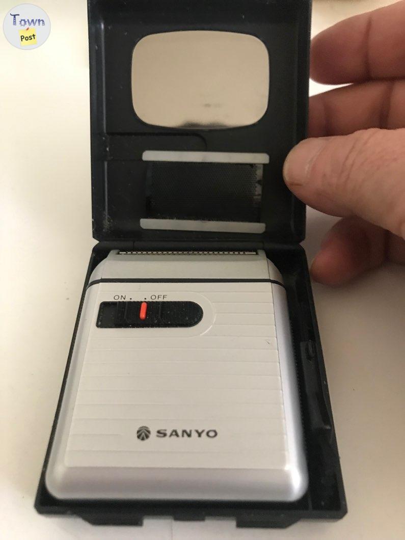 Photo of Rare Vintage SANYO Electric Shaver SV M730