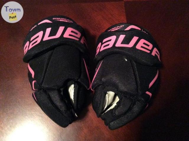 Photo of Bauer Vapour X Edge Dynamic-Flex Hockey Gloves.