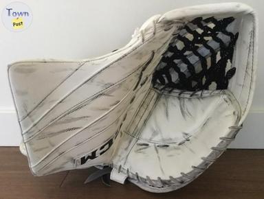 Photo of CCM EFLEX 5.5 Goalie Glove Sr (Left hand) - 1