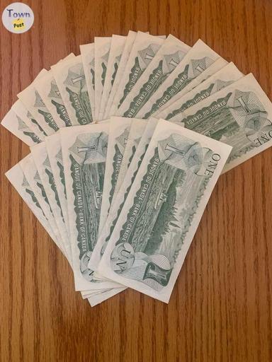 Photo of Canadian $1.00 Bank Notes - 2