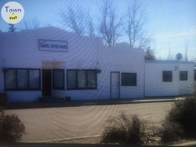 Photo of 4500 sq ft building in Willingdon AB on large lot - 1