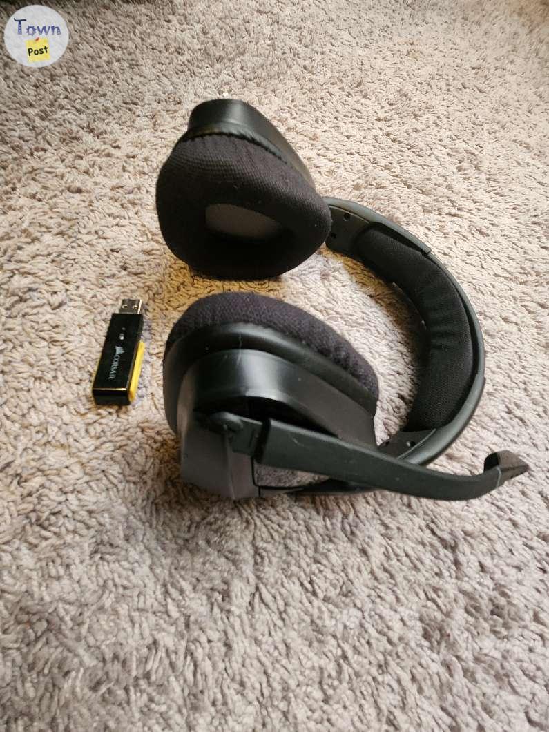 Photo of Corsair wireless headset