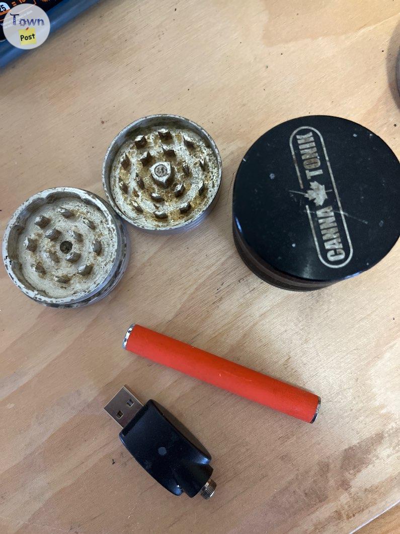 Photo of Vape battery & charger/bud busters