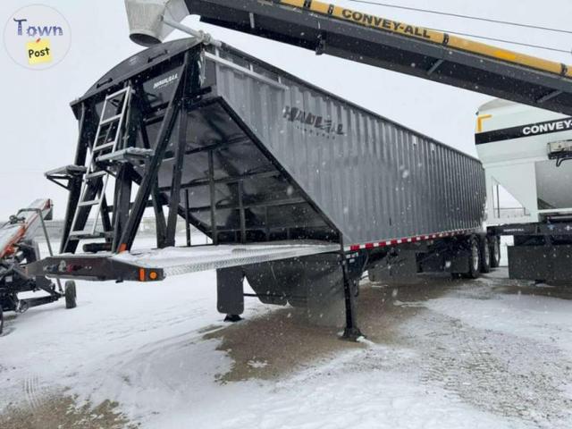 Photo of Haul-All 45' Tri-Axle Grain Trailer