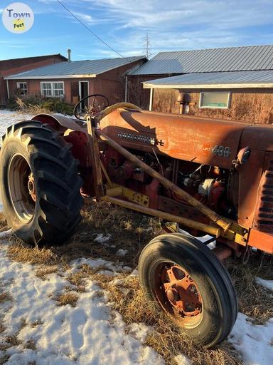 Photo of Antique international tractor  - 2