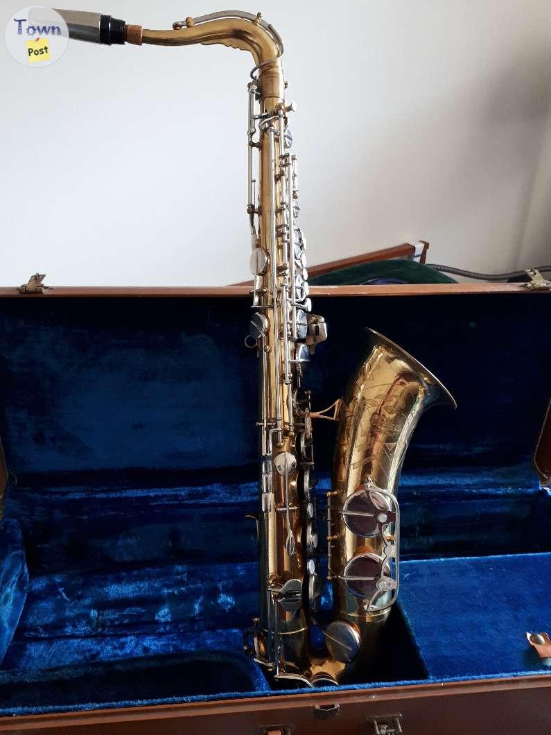 Photo of 65 year old Tenor saxophone Regent