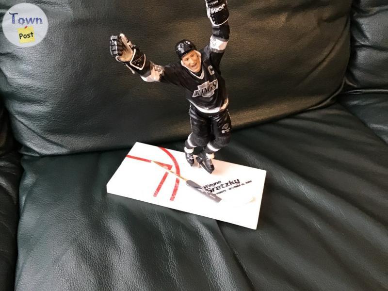 Photo of Wayne Gretzky collectible hockey figure