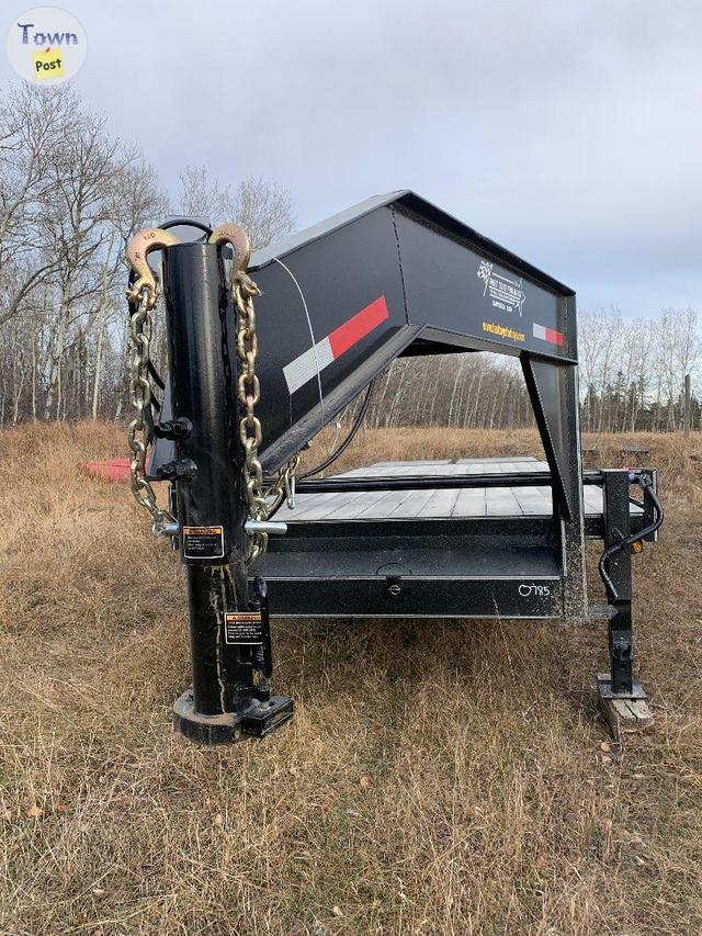 Photo of 2022 Rainbow Gooseneck Flat Bed