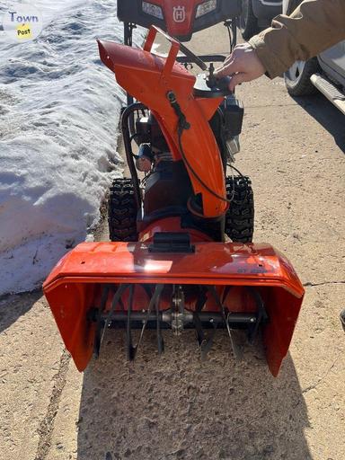 Photo of Husqvarna snowblower 224 - 1