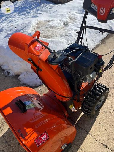 Photo of Husqvarna snowblower 224 - 2