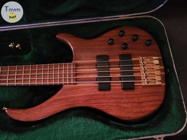 Photo of Peavey 5 string bass - 1