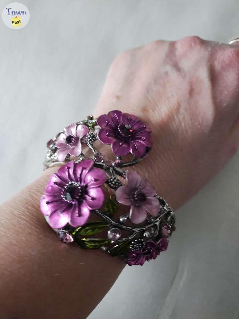 Photo of Unique floral bracelet 