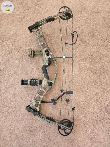 Photo of Hoyt compound bow - 2