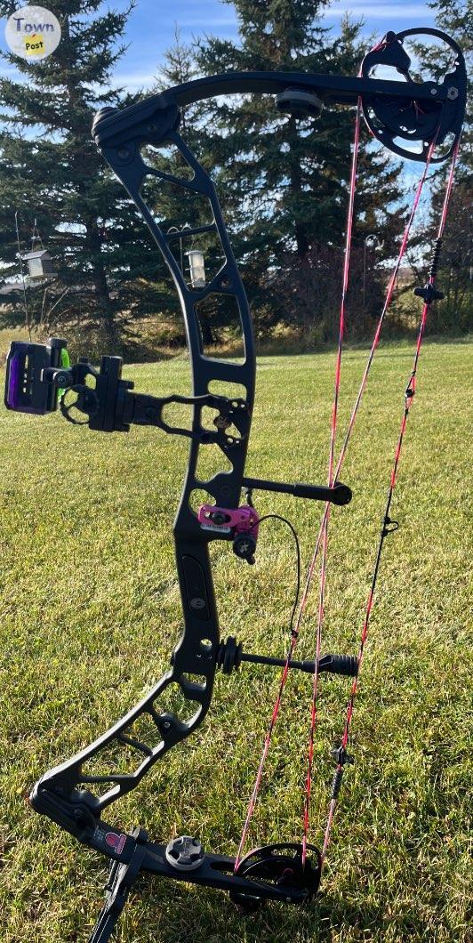 Photo of Woman’s Elite left handed Bow