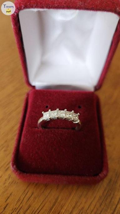 Photo of Womens Diamond Ring - 1