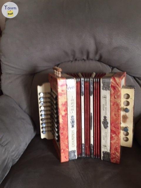 Photo of 1953 accordion 