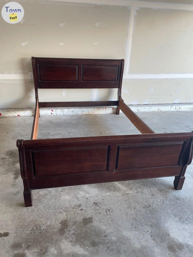 Photo of 2 piece solid wood bedroom set