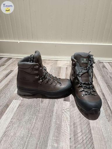 Photo of Scarpa hiking boot 9.5 - 1