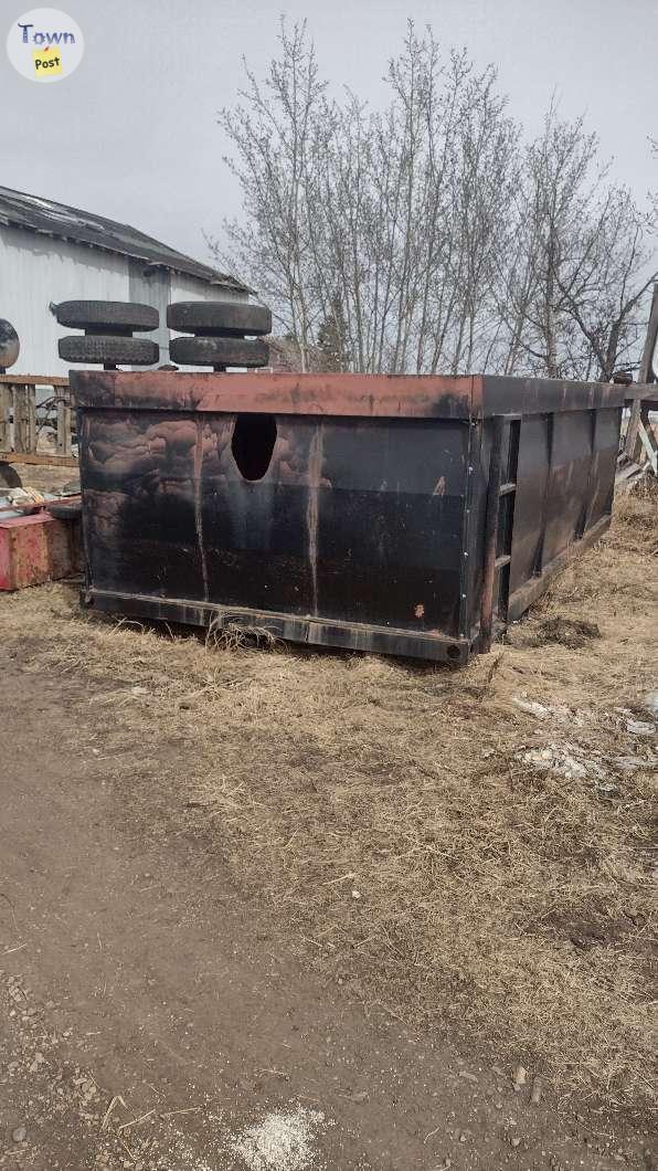 Photo of 18 foot grain box