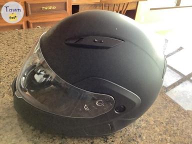 Photo of Motorcycle helmet with visor and jaw guard - 1