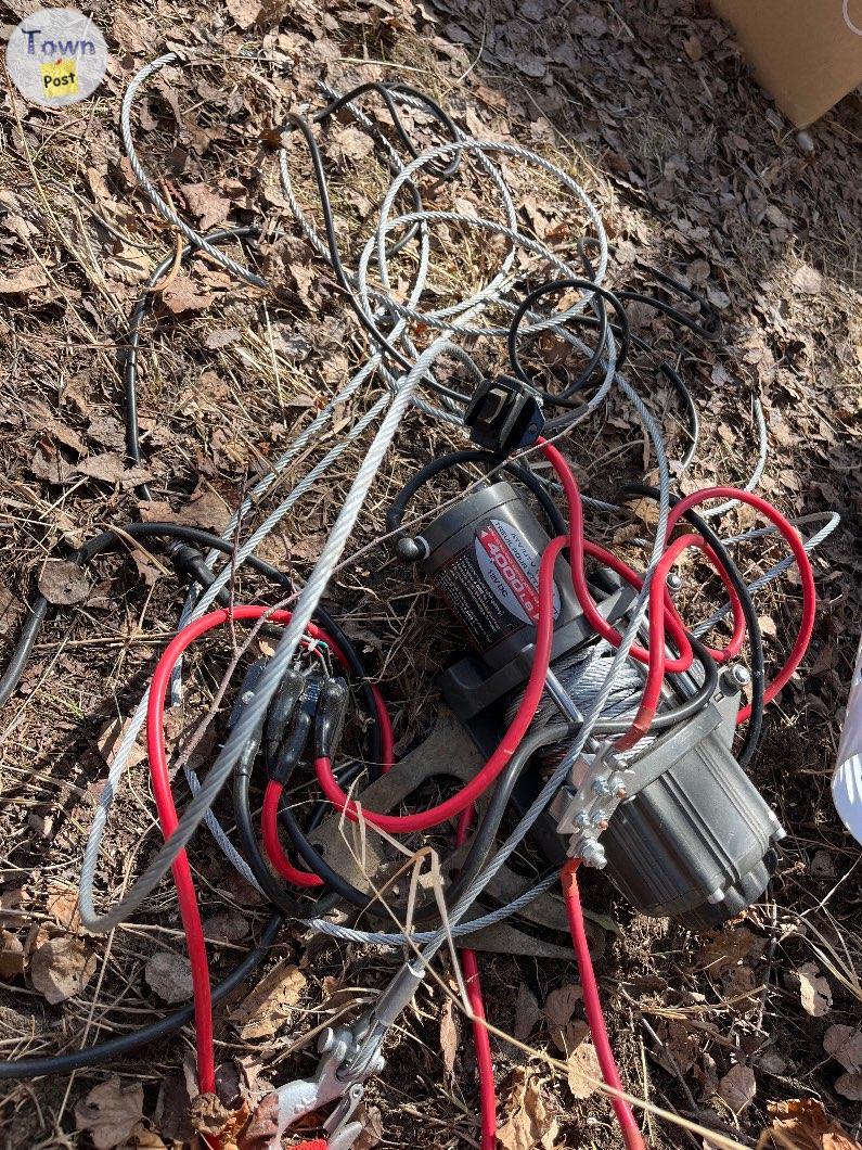 Photo of 4000 pound winch