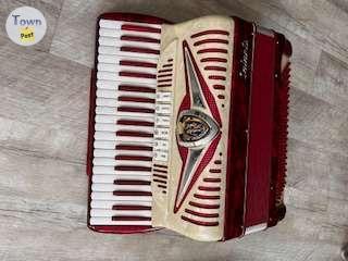 Photo of Accordion - 120 bass, Salanti - 2