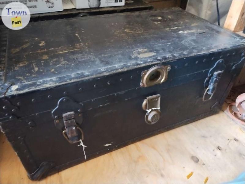 Photo of WW2 WW2 military footlocker trunk