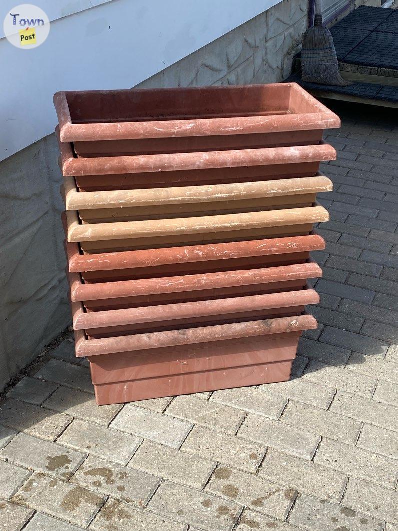 Photo of 4 " deck rail plant pots