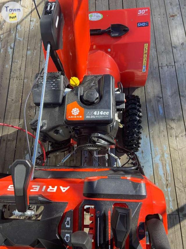 Photo of Ariens Platinum 30" Super High Output Snowblower