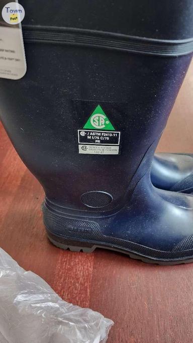 Photo of Brand new Baffin rubber boots  - 2