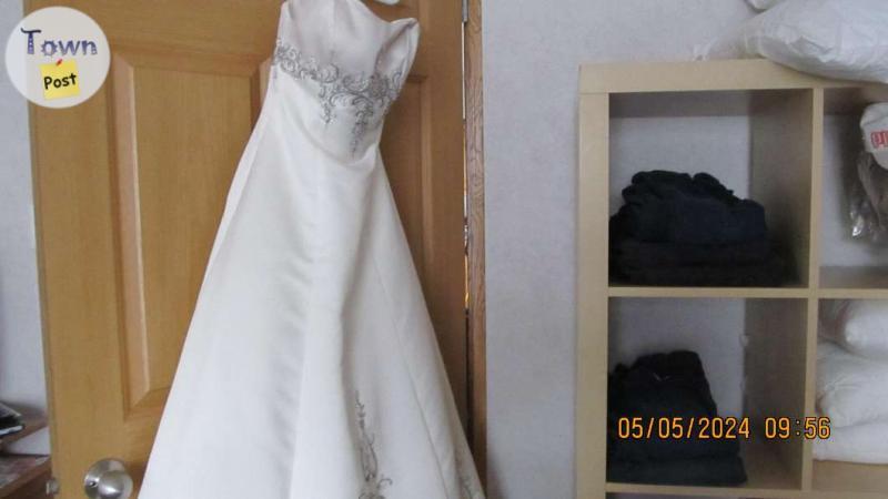 Photo of Wedding Dress