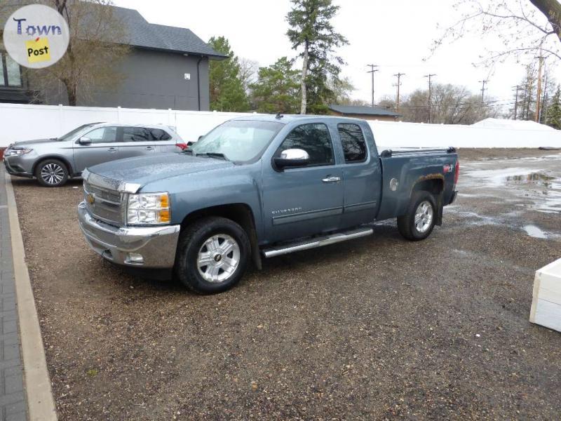 Photo of 2012 chev z71 ,1 owner 314000 km ,new transmisson tires and windshield